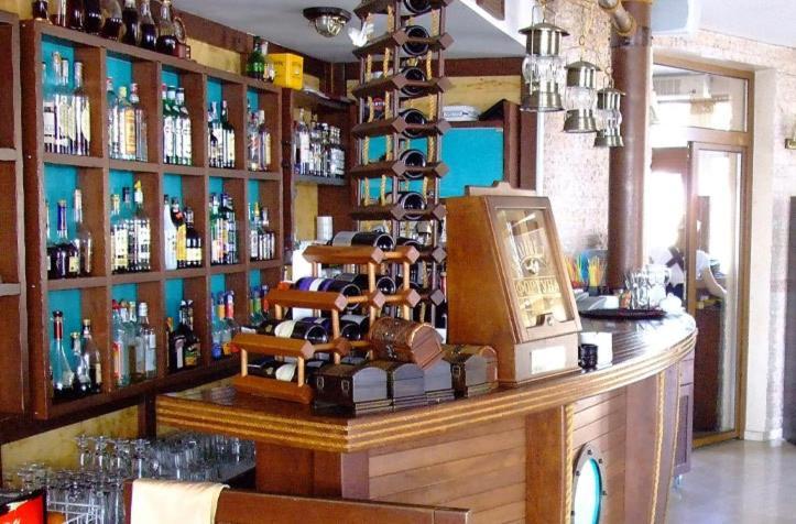 Columbus Hotel Odessa Eksteriør bilde