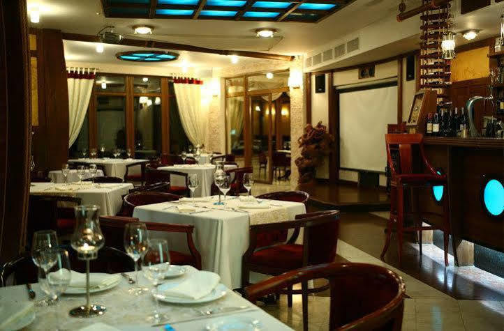 Columbus Hotel Odessa Eksteriør bilde