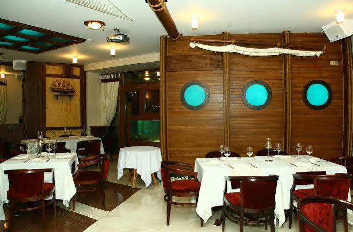 Columbus Hotel Odessa Eksteriør bilde