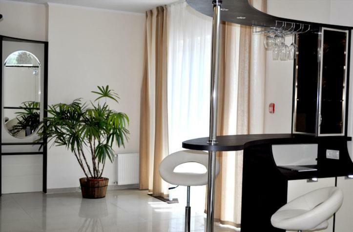 Columbus Hotel Odessa Eksteriør bilde